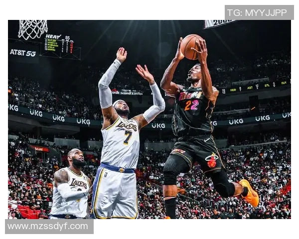 湖人对决热火G4精彩直播回顾与分析尽在黑白直播平台 湖人对决热火G4精彩直播回顾与分析尽在黑白直播平台